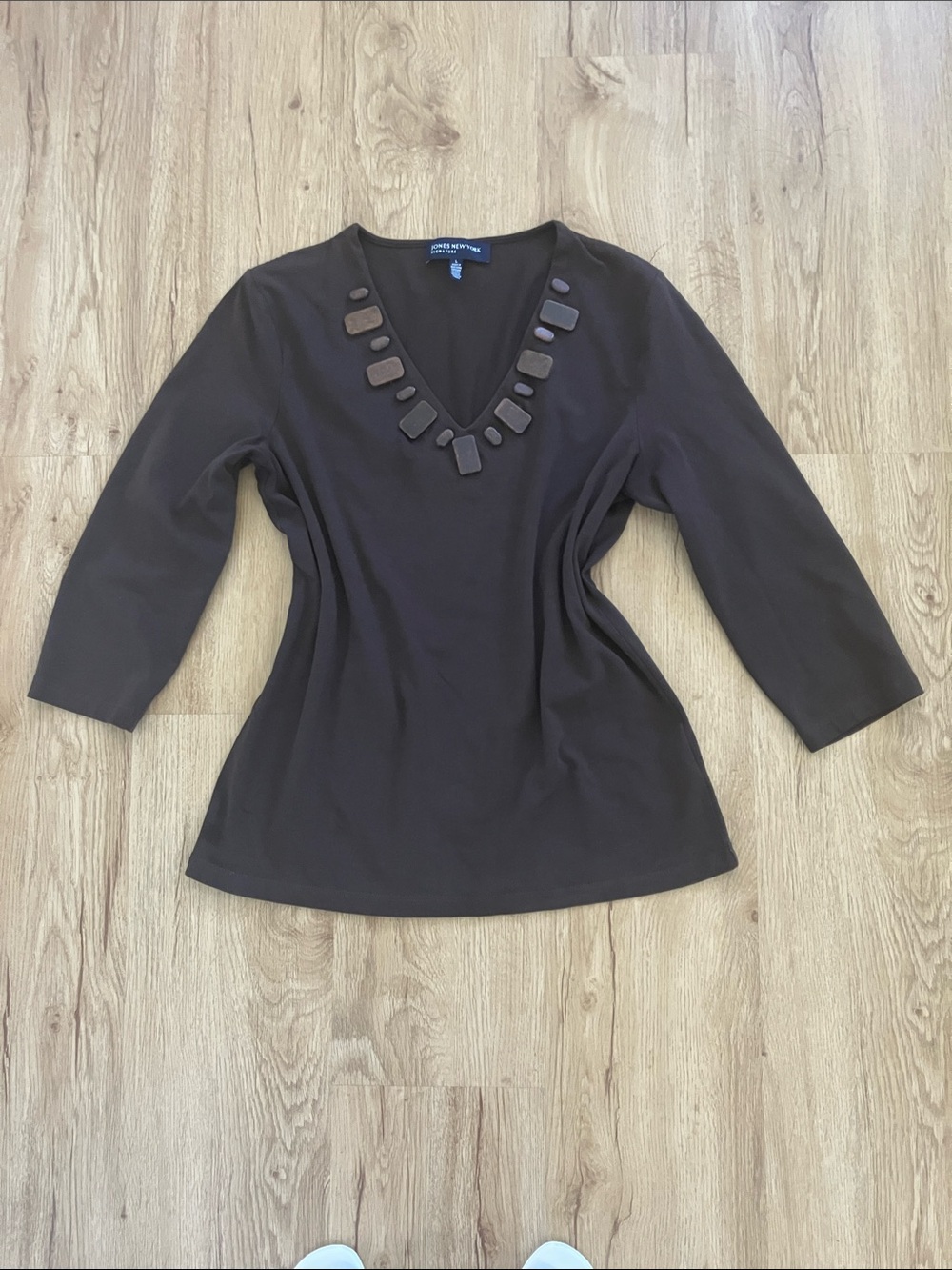 Y2k Jones New York Brown V-Neck Embellished Blouse